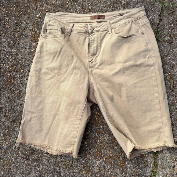Judy Blue Pants - Judy Blue Summer Vibes Khaki Mid-Rise Bermuda Shorts Women's Size 2XL Raw Hem
